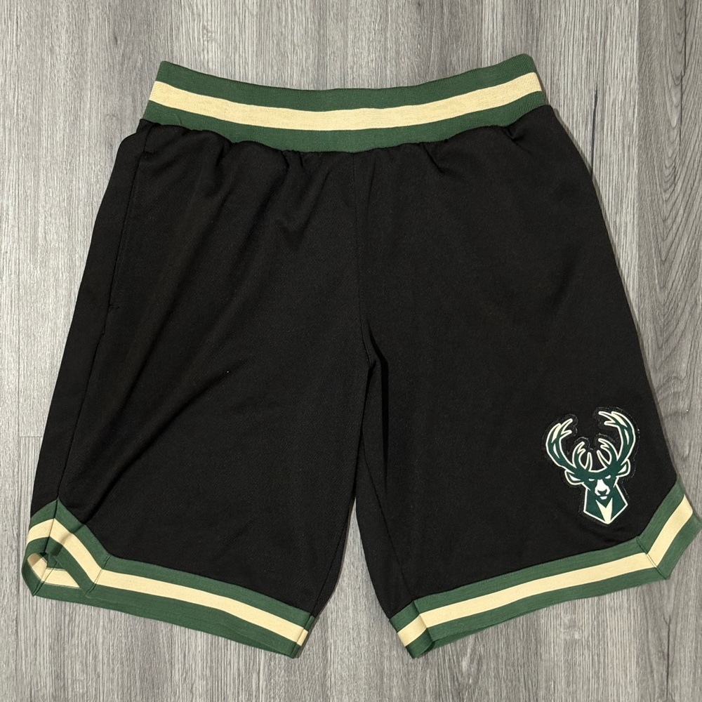 milwaukee bucks shorts